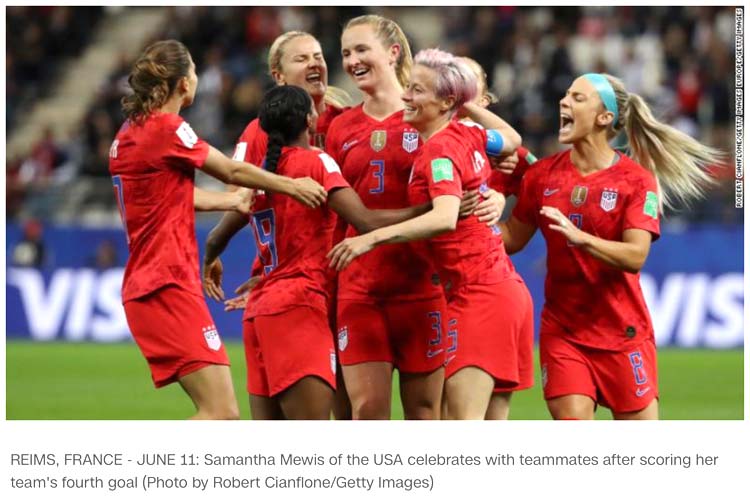 usa_soccer_celebrates3