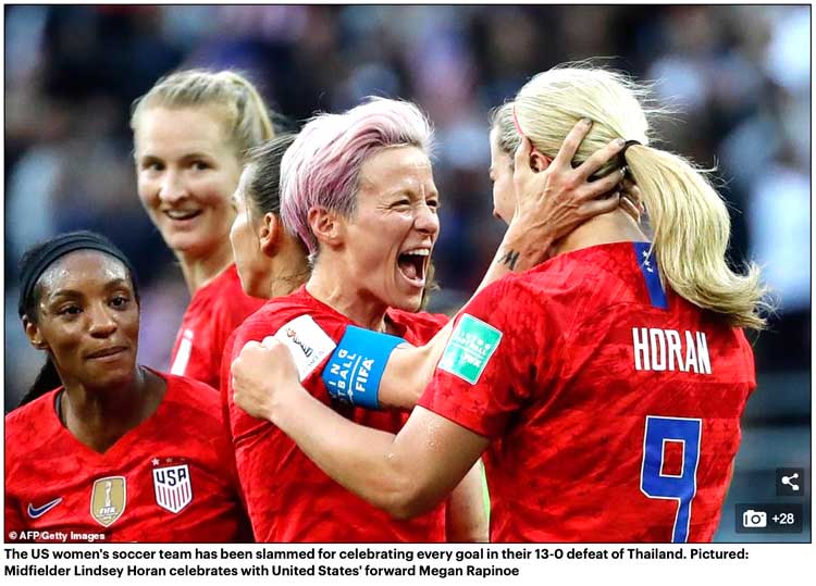 usa_soccer_celebrates4