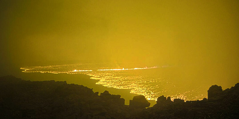 MaunaLoa is erupting from vents on the Northeast Rift zone. Flows are moving downslope to the north. USGS Photos from Civil Air Patrol fight. #MaunaLoaErupts Hawaii Emergency Management Agency Hawai'i Volcanoes National Park Hawaii County Civil Defense Agency